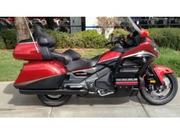 2016 Honda® Gold Wing    whatsaspp +971526052849